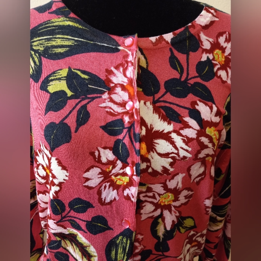Spense Button Front Cardigan Floral Pattern - Picture 4 of 5
